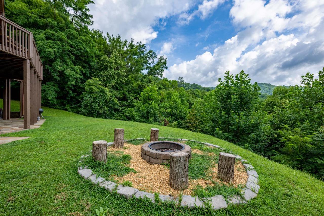--Mountain Chalet Getaway With Breathtaking View Next To Tail Of Dragon-- Robbinsville Esterno foto
